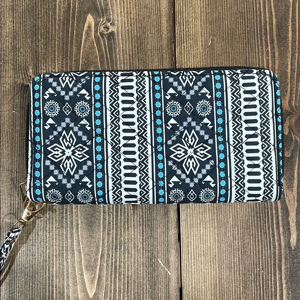 Women’s Tribal Wristlet Wallet